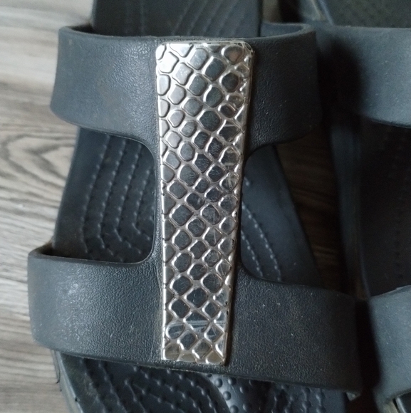 Crocs Monterey Metallic Open Toe Slip-On Black Wedge Women's Size 7 - Picture 4 of 6